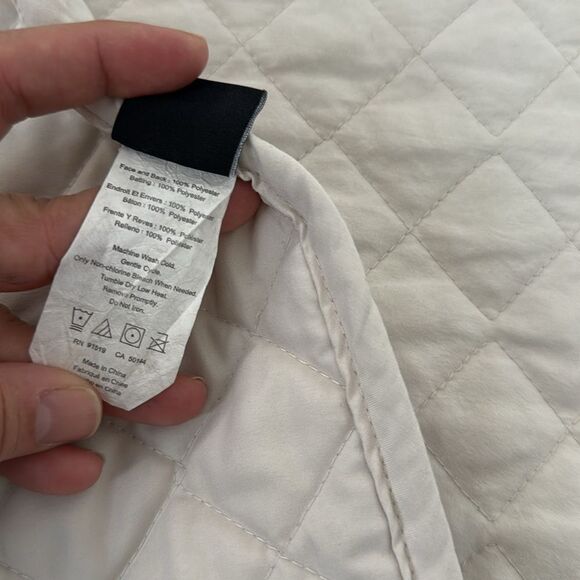 Echo New York Neutral Quilt Queen Light Gray - Picture 7 of 12